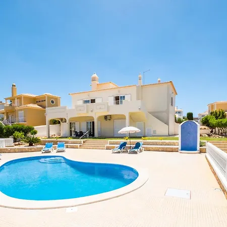 Mendes - Walking Distance To The Holiday home