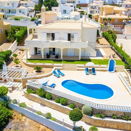 Mendes - Walking Distance To The Holiday home *