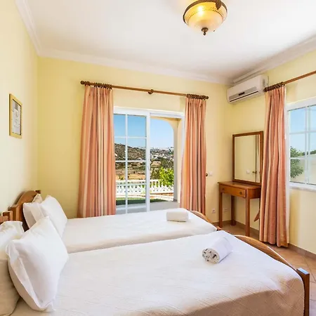 Mendes - Walking Distance To The Albufeira