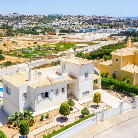 Mendes - Walking Distance To The Albufeira